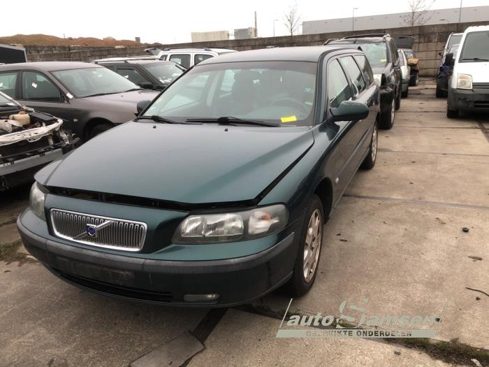 Usagé Pompe clim Volvo V70 (SW) 2.4 20V 140 Prix € 75,00 Règlement à la marge proposé par Auto Samsen B.V.