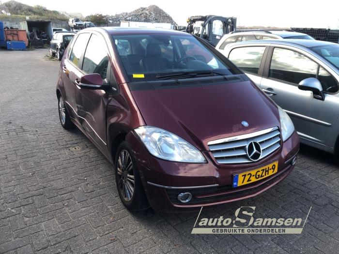 Used Radiator Mercedes A (W169) 1.7 A-170 5-Drs. Price € 50,00 Margin scheme offered by Auto Samsen B.V.