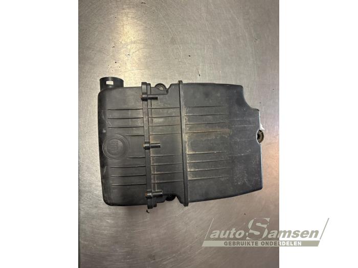 Gebrauchte Luftfiltergehäuse Fiat Grande Punto (199) 1.2 Preis € 50,00 Margenregelung angeboten von Auto Samsen B.V.