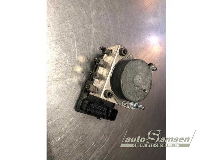 Używane Pompa ABS Ford Ka II 1.2 Cena € 50,00 Procedura marży oferowane przez Auto Samsen B.V.