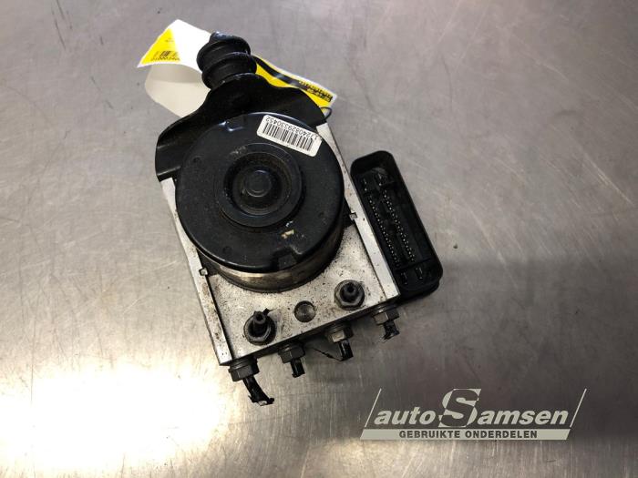 Begagnade ABS-pump Volkswagen Jetta III (1K2) 2.0 16V FSI Pris € 75,00 Marginaltabell erbjuds av Auto Samsen B.V.