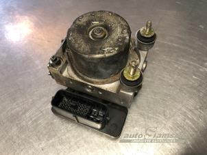 Bloc ABS d'un Mitsubishi Outlander (CU) 2.0 16V 4x2 2005
