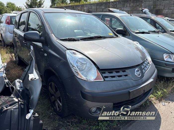 Używane Blotnik prawy przód Nissan Note (E11) 1.4 16V Cena € 65,00 Procedura marży oferowane przez Auto Samsen B.V.