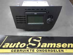 Gebrauchte Radio CD Spieler Seat Leon (1P1) 1.6 Preis € 150,00 Margenregelung angeboten von Auto Samsen B.V.