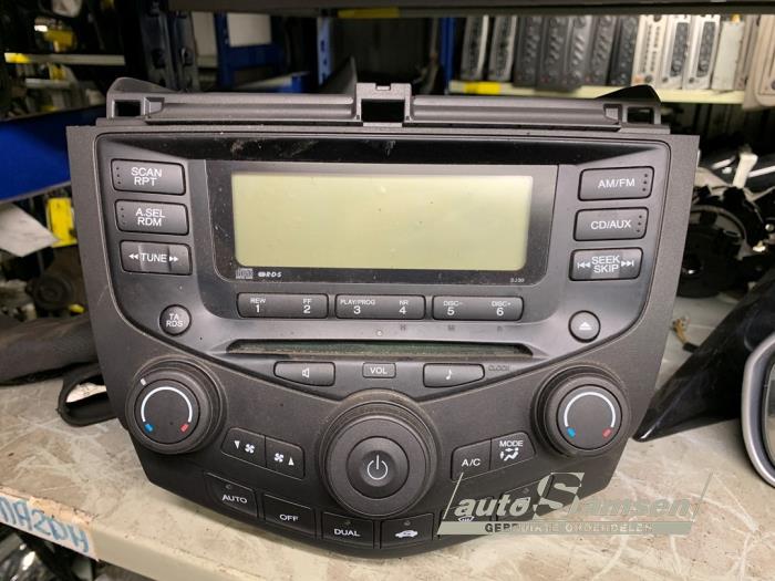 Radio CD player Honda Accord 2.0 iVTEC 16V 39050SEAG110M1 HONDA