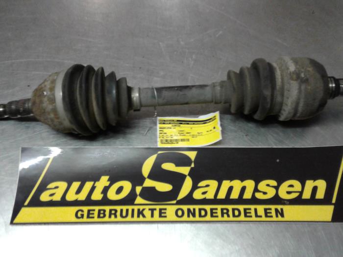 Front drive shaft, left from a Opel Zafira (M75) 1.9 CDTI 2007