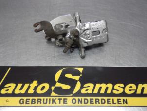 Usagé Etrier de frein (pince) arrière droit Hyundai Elantra III 1.6i 16V Prix € 75,00 Règlement à la marge proposé par Auto Samsen B.V.
