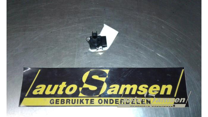 Gebrauchte Luftmengenmesser Mazda 3 Sport (BK) 2.0i 16V Preis € 50,00 Margenregelung angeboten von Auto Samsen B.V.