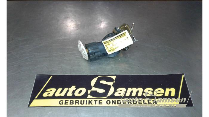 Gebrauchte Kraftstoffpumpe Elektrisch Opel Astra F (53/54/58/59) 1.6i Preis € 30,00 Margenregelung angeboten von Auto Samsen B.V.
