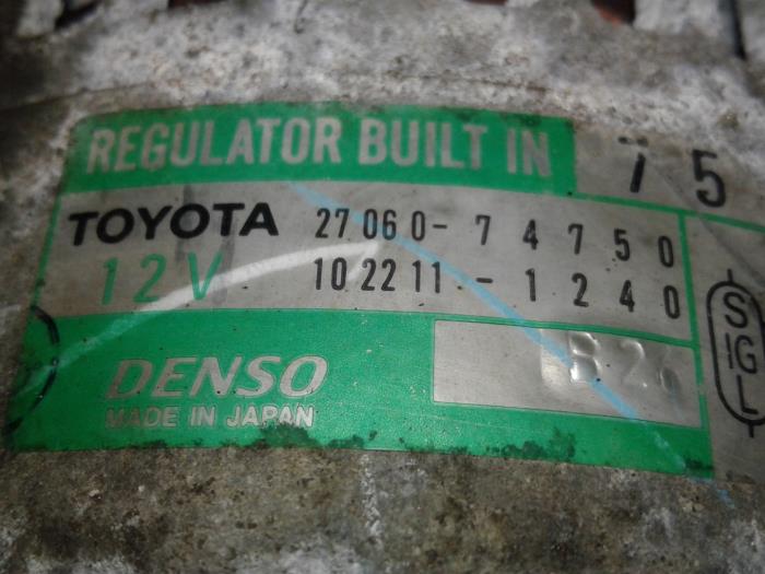Dynamo d'un Toyota RAV4 (A1) 2.0i 16V 4x4 5-drs. 2000