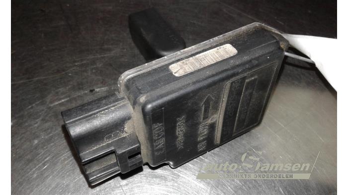Usagé Débitmètre Ford Mondeo III Wagon 2.5 V6 24V Prix € 50,00 Règlement à la marge proposé par Auto Samsen B.V.