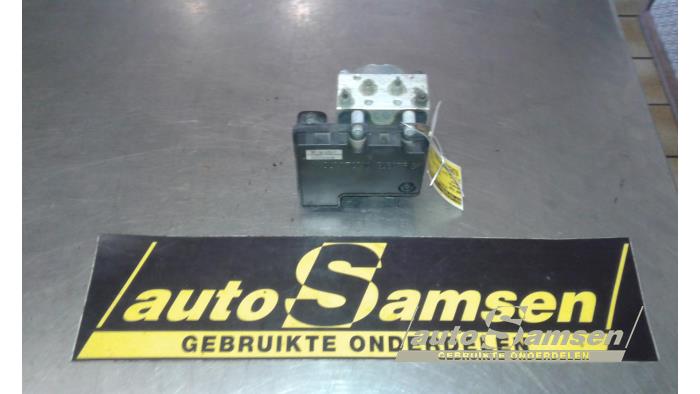 Usagé Bloc ABS Daihatsu Trevis 1.0 12V DVVT Prix € 50,00 Règlement à la marge proposé par Auto Samsen B.V.