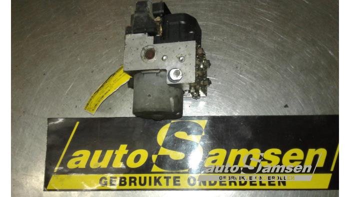 Usagé Bloc ABS Volvo S40 (VS) 1.6 16V Prix € 100,00 Règlement à la marge proposé par Auto Samsen B.V.