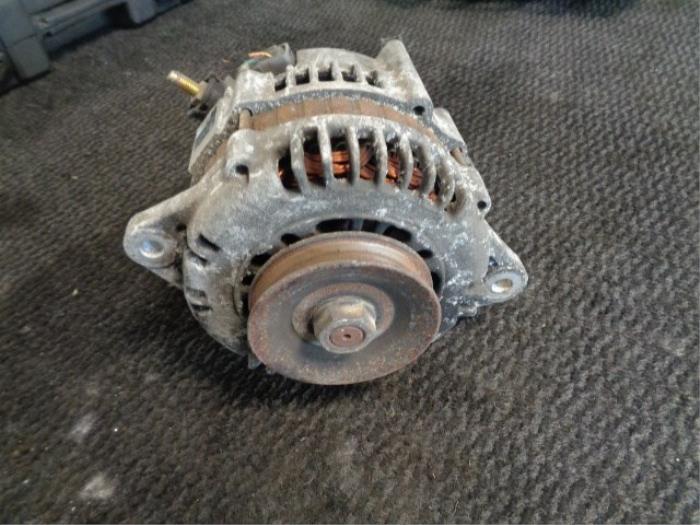 Used Dynamo Nissan Almera Tino (V10M) 2.2 Di 16V HP Price € 25,00 Margin scheme offered by Westerhof autodemontage