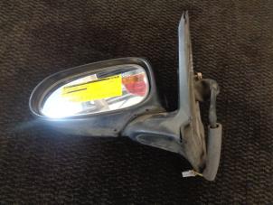 Used Wing mirror, left Nissan Almera Tino (V10M) 2.2 Di 16V HP Price € 25,00 Margin scheme offered by Westerhof autodemontage