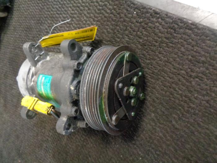 Usagé Compresseur de clim Peugeot 206 (2A/C/H/J/S) 2.0 XS,XT HDi Prix € 40,00 Règlement à la marge proposé par Westerhof autodemontage
