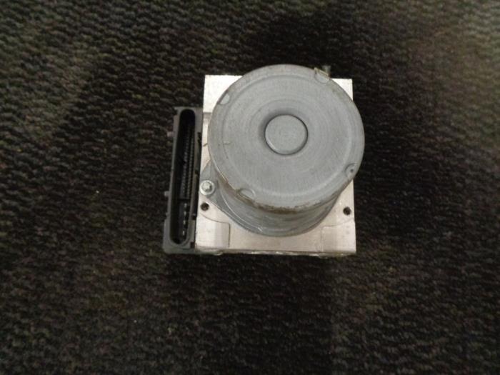 Gebrauchte ABS Pumpe Mercedes A (W169) 2.0 A-200 CDI 16V 5-Drs. Preis € 70,00 Margenregelung angeboten von Westerhof autodemontage