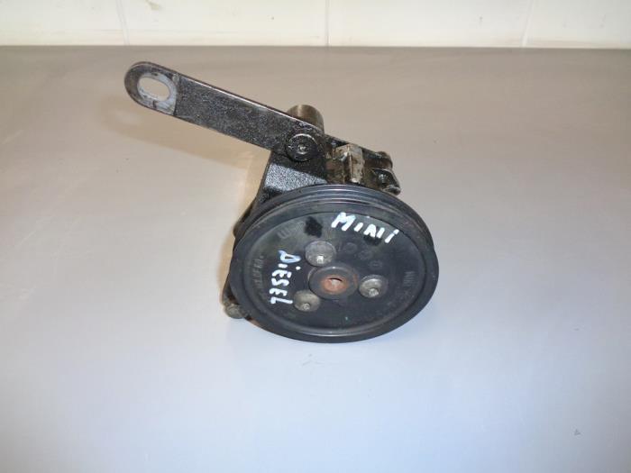Bomba de dirección asistida de un MINI Mini One/Cooper (R50) 1.4 D One 2005