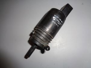 Used Windscreen washer pump BMW 1 serie (E87/87N) 118d 16V Price € 10,00 Margin scheme offered by Westerhof autodemontage