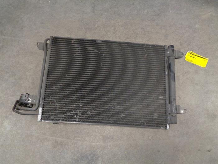 Usagé Radiateur clim Volkswagen Golf V (1K1) 1.6 Prix € 20,00 Règlement à la marge proposé par Westerhof autodemontage