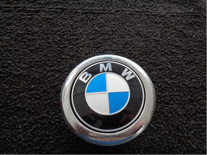 Manija del portón trasero de un BMW 1 serie (F20) 116i 1.6 16V 2012