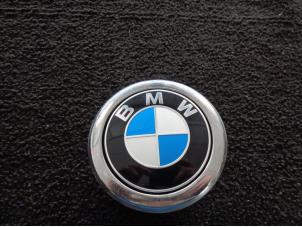 Usados Manija del portón trasero BMW 1 serie (F20) 116i 1.6 16V Precio € 20,00 Norma de margen ofrecido por Westerhof autodemontage