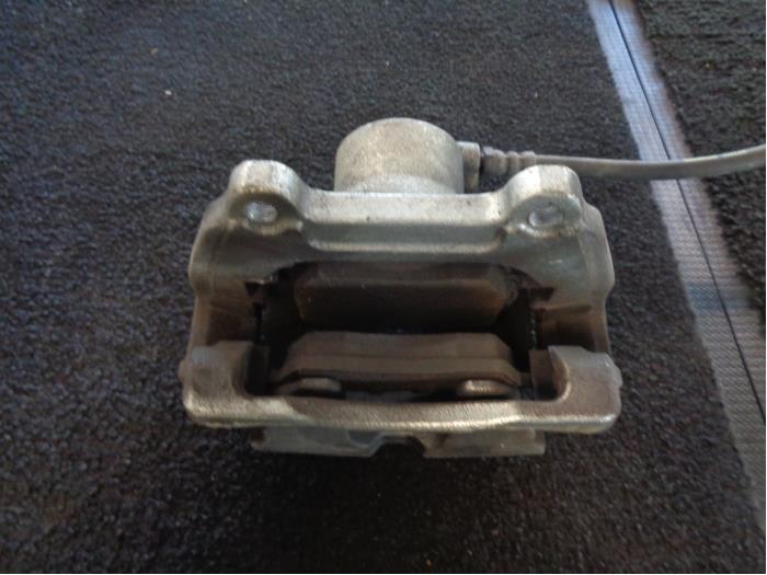 Front brake calliper, right from a Fiat Tipo (356W/357W) 1.4 16V 2018