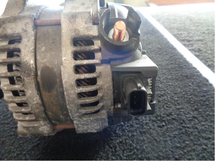 Dynamo van een Volvo C70 (MC) 2.0 D 16V 2010