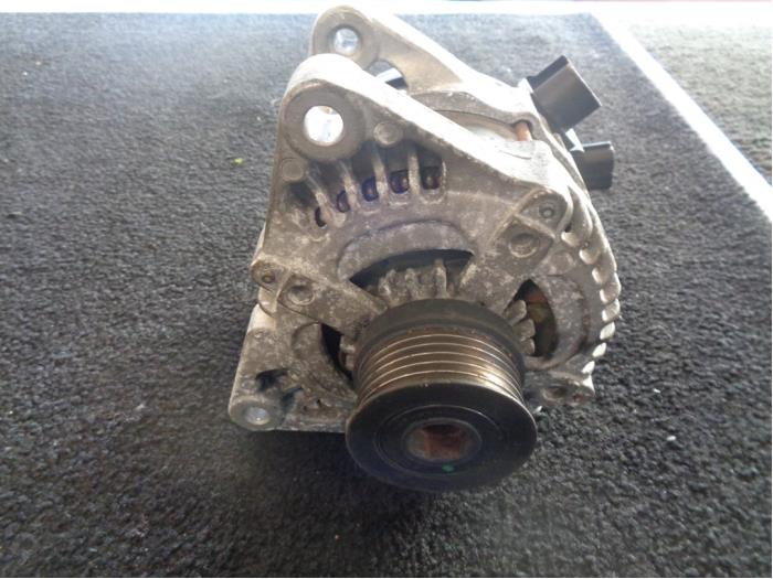 Dynamo van een Volvo C70 (MC) 2.0 D 16V 2010