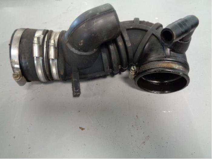 Gebrauchte Intercooler Schlauch Opel Astra J Sports Tourer (PD8/PE8/PF8) 1.7 CDTi 16V Preis € 15,00 Margenregelung angeboten von Westerhof autodemontage