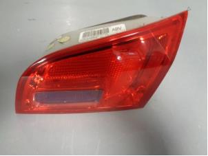 Usagé Feu arrière droit Opel Astra J Sports Tourer (PD8/PE8/PF8) 1.7 CDTi 16V Prix € 30,00 Règlement à la marge proposé par Westerhof autodemontage