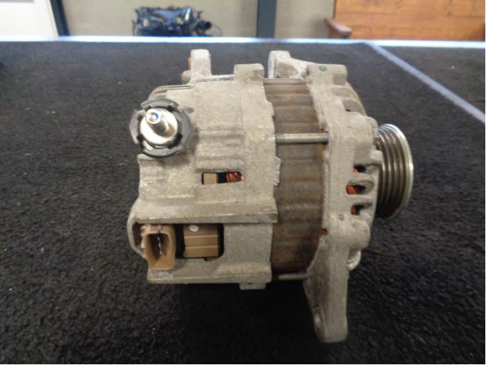 Gebrauchte Dynamo Mitsubishi Space Star (A0) 1.0 12V Preis € 35,00 Margenregelung angeboten von Westerhof autodemontage