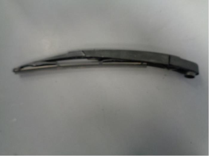 Rear wiper arm from a Kia Venga 1.4 CRDi 16V 2014
