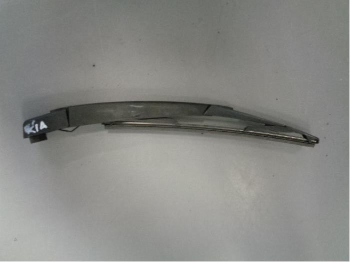 Rear wiper arm from a Kia Venga 1.4 CRDi 16V 2014