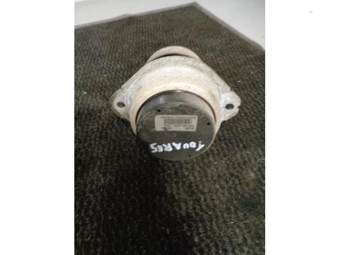 Used Engine mount Volkswagen Touareg (7LA/7L6) 3.0 TDI V6 24V Price € 30,00 Margin scheme offered by Westerhof autodemontage