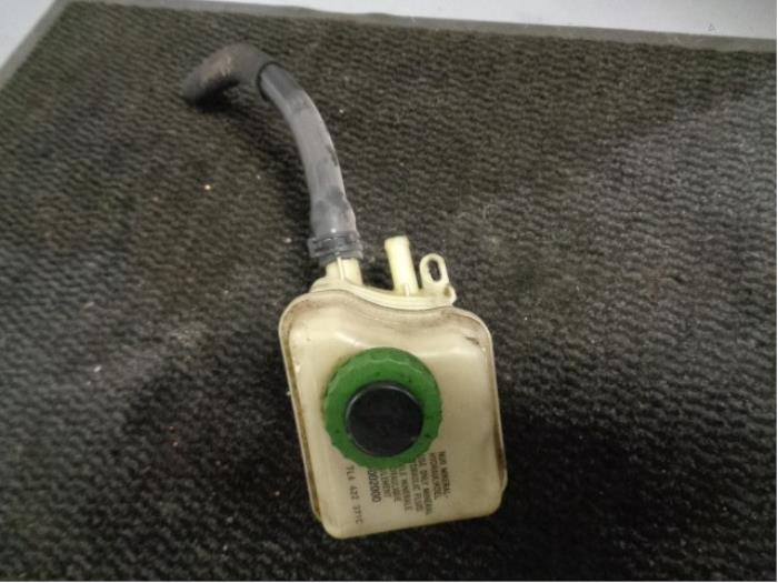 Volkswagen Touareg Power steering fluid reservoirs stock