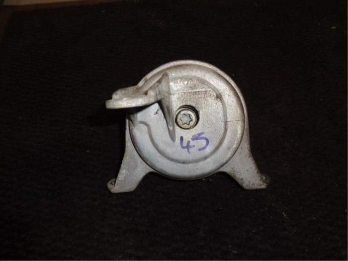 Used Engine mount Opel Astra H (L48) 1.4 16V Twinport Price € 10,00 Margin scheme offered by Westerhof autodemontage