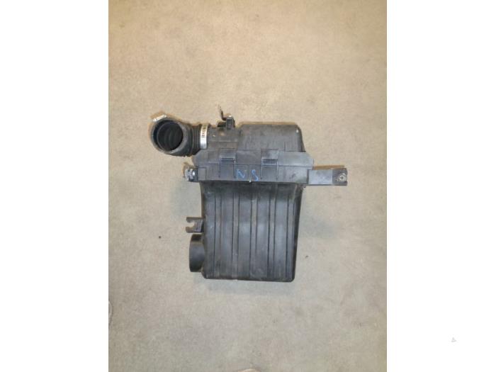 Begagnade Luftfilterhus Suzuki Swift (ZA/ZC/ZD1/2/3/9) 1.3 VVT 16V Pris € 25,00 Marginaltabell erbjuds av Westerhof autodemontage