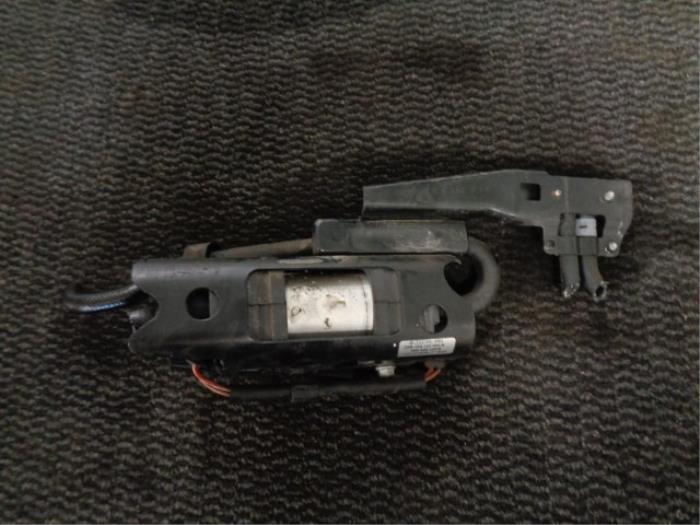 Gebrauchte Kraftstoffpumpe Elektrisch Skoda Octavia Combi (1Z5) 2.0 RS TDI PD 16V Preis € 45,00 Margenregelung angeboten von Westerhof autodemontage