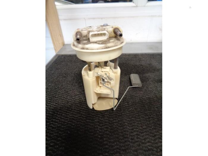 Begagnade Bensinpump Volvo S40 (VS) Pris € 35,00 Marginaltabell erbjuds av Westerhof autodemontage