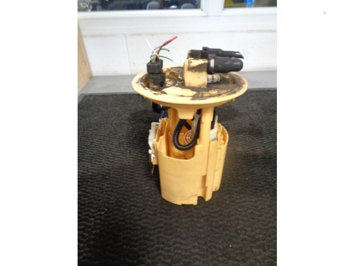 Begagnade Dieselpump Peugeot 206 (2A/C/H/J/S) 2.0 XS,XT HDi Pris € 30,00 Marginaltabell erbjuds av Westerhof autodemontage