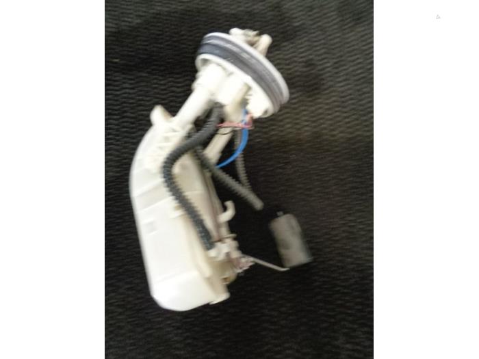 Usagé Pompe essence Honda Civic (EP/EU) 1.6 16V VTEC Prix € 35,00 Règlement à la marge proposé par Westerhof autodemontage