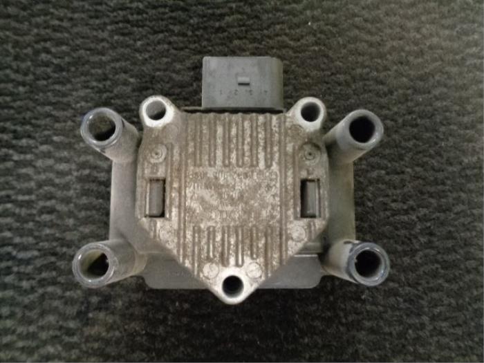 Ignition coil from a Volkswagen Lupo (6X1)  2000