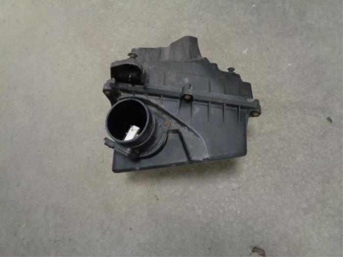 Begagnade Luftfilterhus Volvo V50 (MW) 2.0 D 16V Pris € 20,00 Marginaltabell erbjuds av Westerhof autodemontage