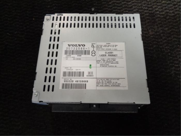Używane Odtwarzacz CD Volvo V50 (MW) 2.0 D 16V Cena € 40,00 Procedura marży oferowane przez Westerhof autodemontage