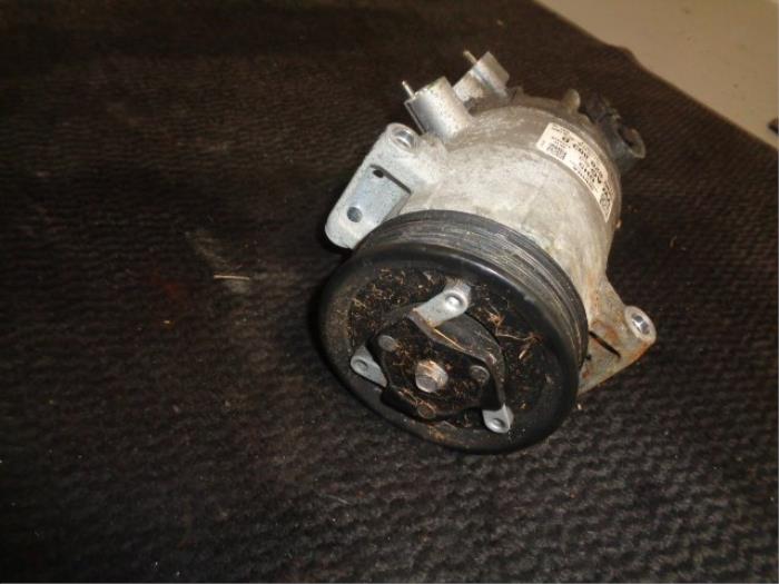 Air conditioning pump from a Seat Ibiza ST (6J8) 1.4 TDI 12V 2015