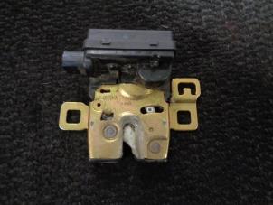 Used Tailgate lock mechanism BMW Mini One/Cooper (R50) 1.6 16V One Price € 20,00 Margin scheme offered by Westerhof autodemontage