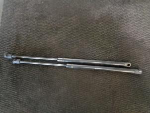Used Set of tailgate gas struts BMW Mini One/Cooper (R50) 1.6 16V Cooper Price € 20,00 Margin scheme offered by Westerhof autodemontage