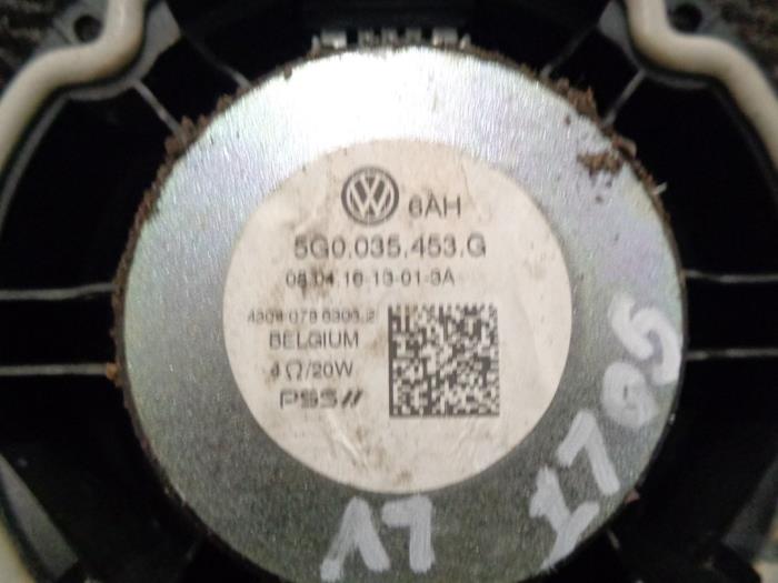 Altavoz de un Volkswagen Golf VII Variant (AUVV) 2.0 TDI 16V 2016