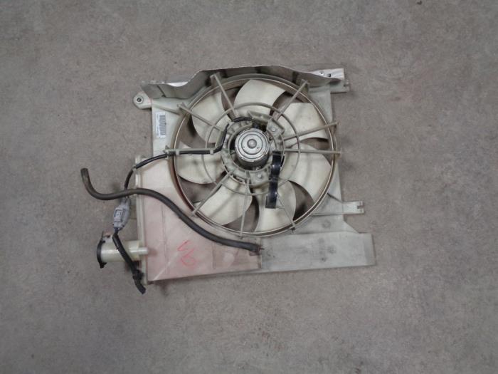 Motor de aleta de refrigeración de un Peugeot 107 1.0 12V 2008